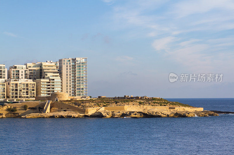 Tigné Point, Sliema，马耳他:Fort Tigné和Modern Skyline